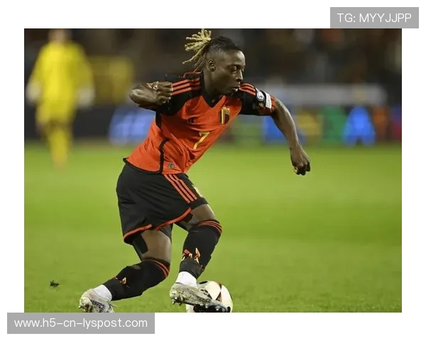 卢卡库门前一捅制造混乱，比利时锋线表现坚决果断——解构一场进攻背后的团队协作